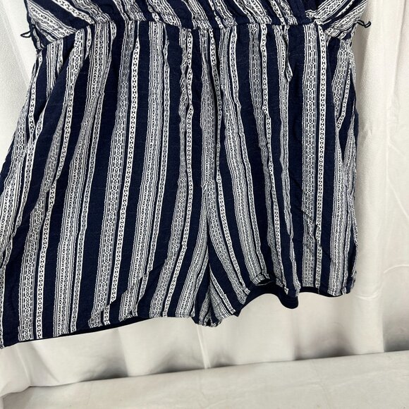 Three Pink Hearts Womens Navy & White Striped Romper Size L 100% Rayon - Picture 2 of 6